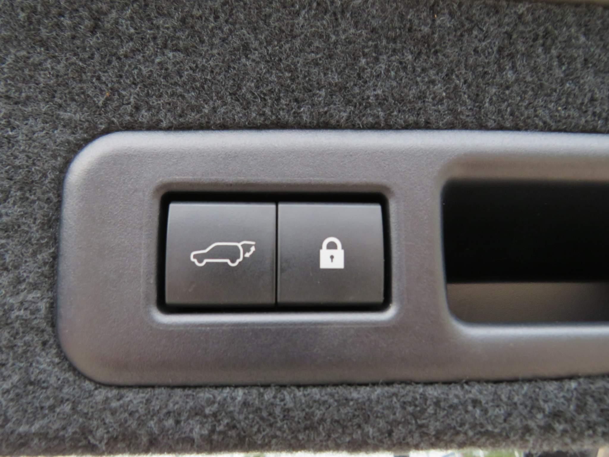 Lexus RX Self-Charging Hybrid Image 24