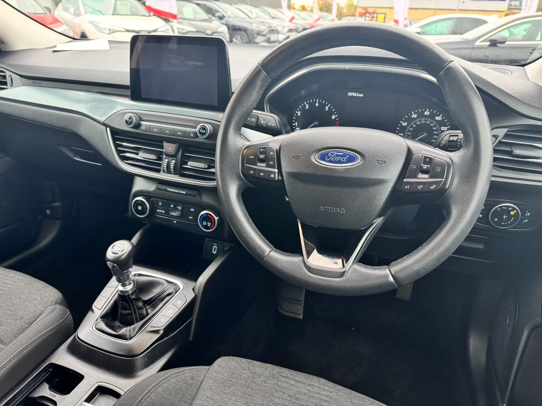 Ford Focus Image 16