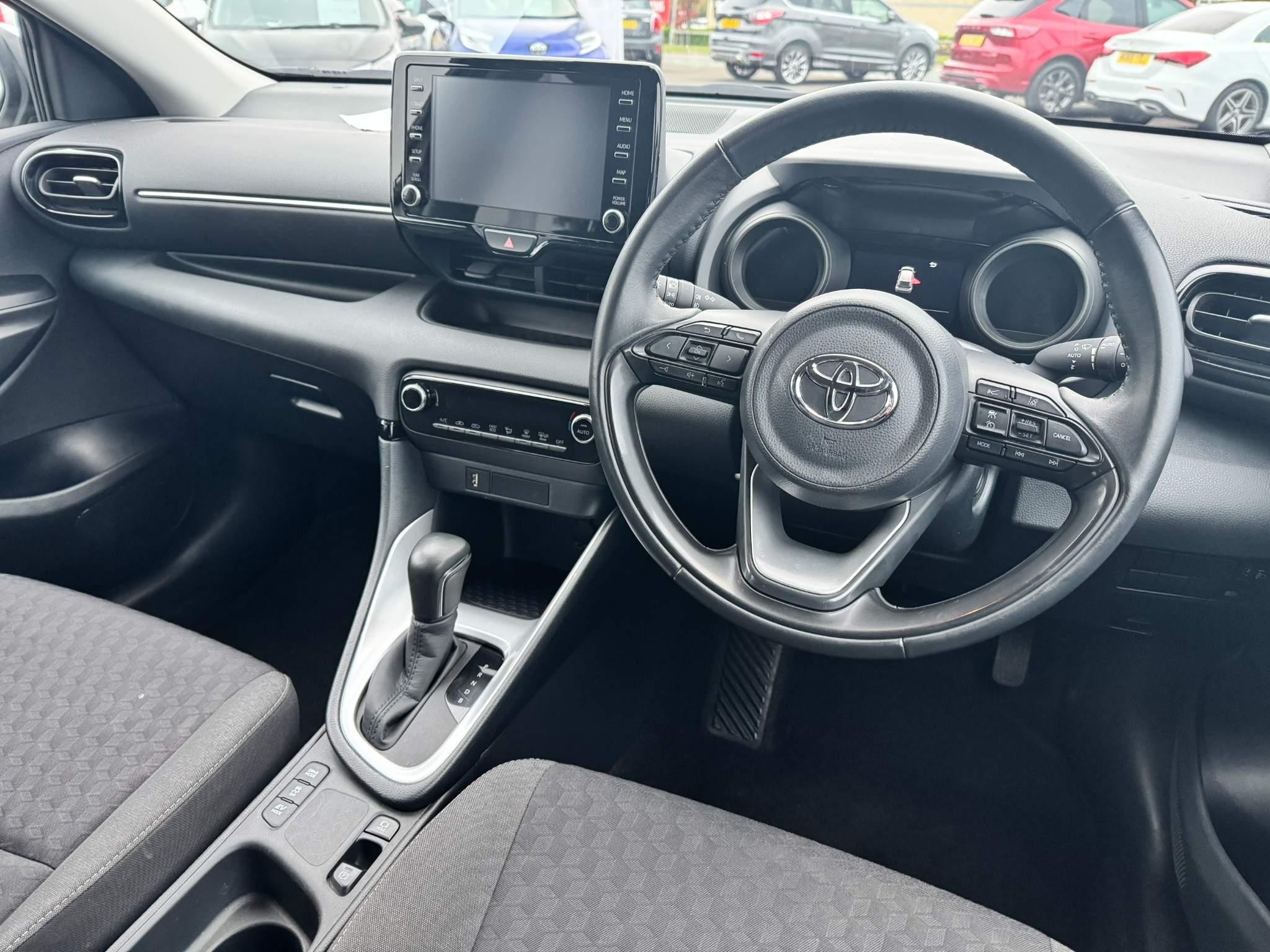 Toyota Yaris Image 18