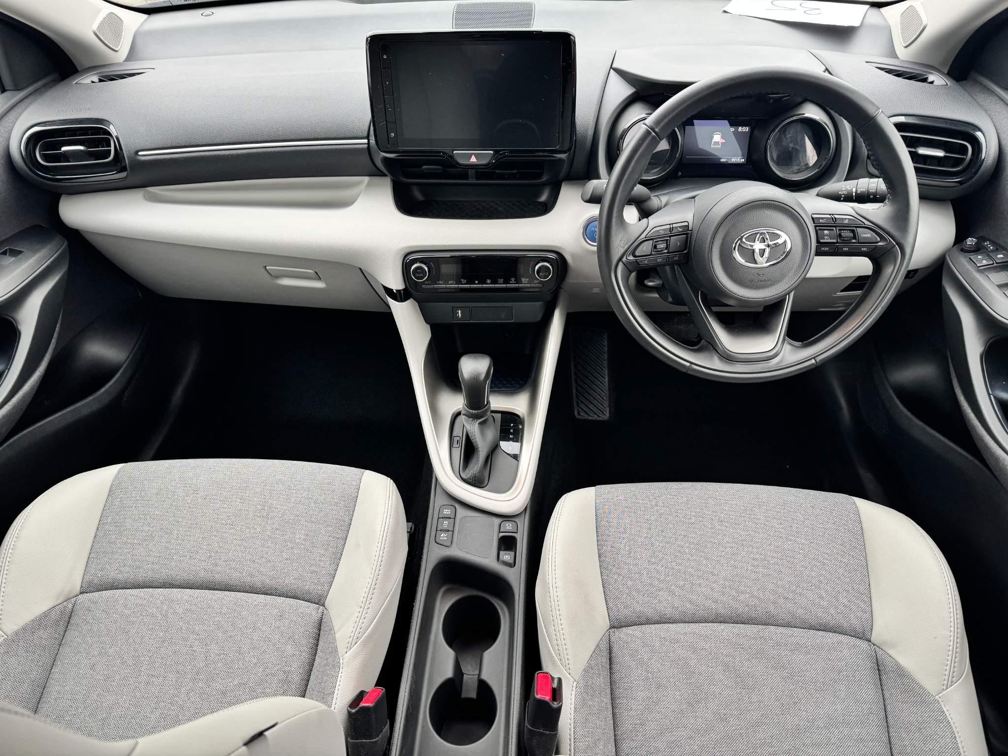 Toyota Yaris Image 17