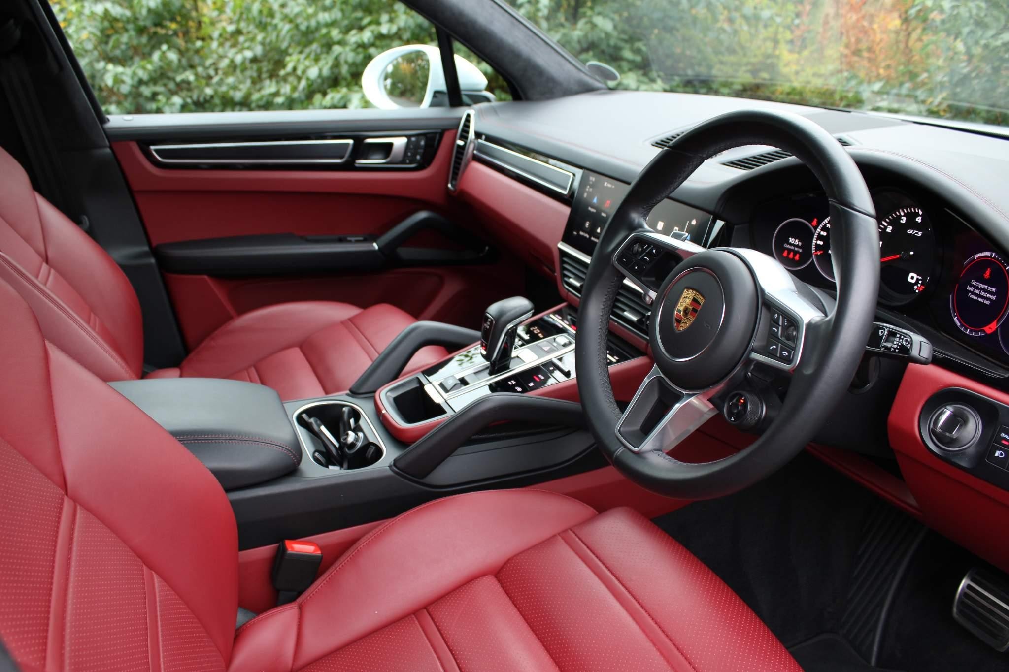 Porsche Cayenne Image 10