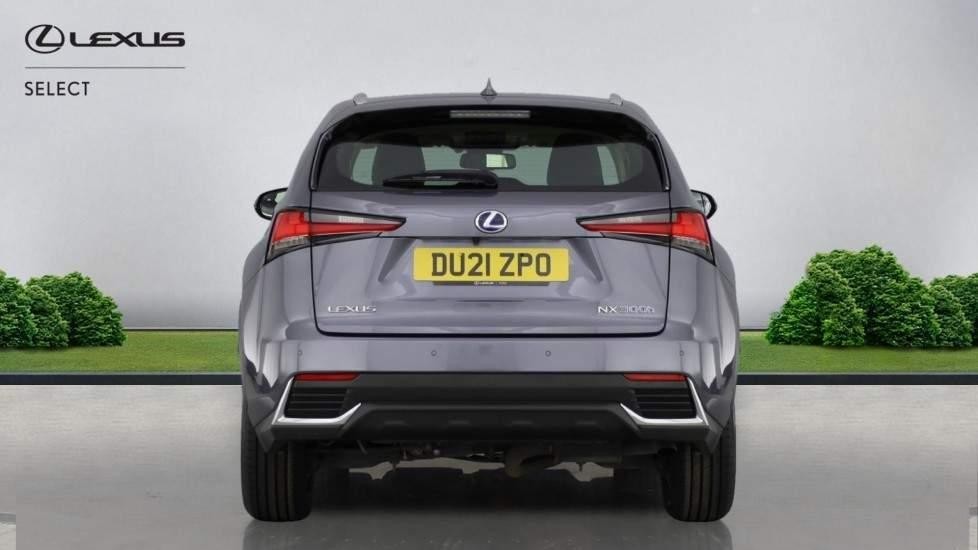 Lexus NX 300h Image 7