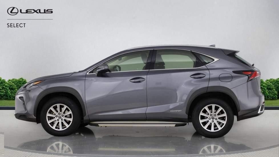 Lexus NX 300h Image 9