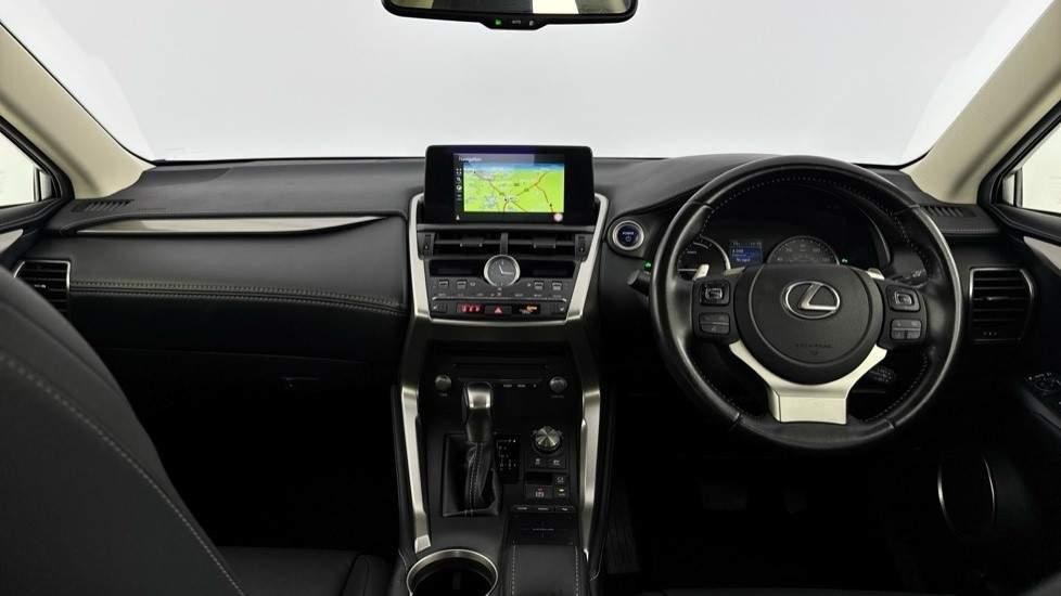 Lexus NX 300h Image 15