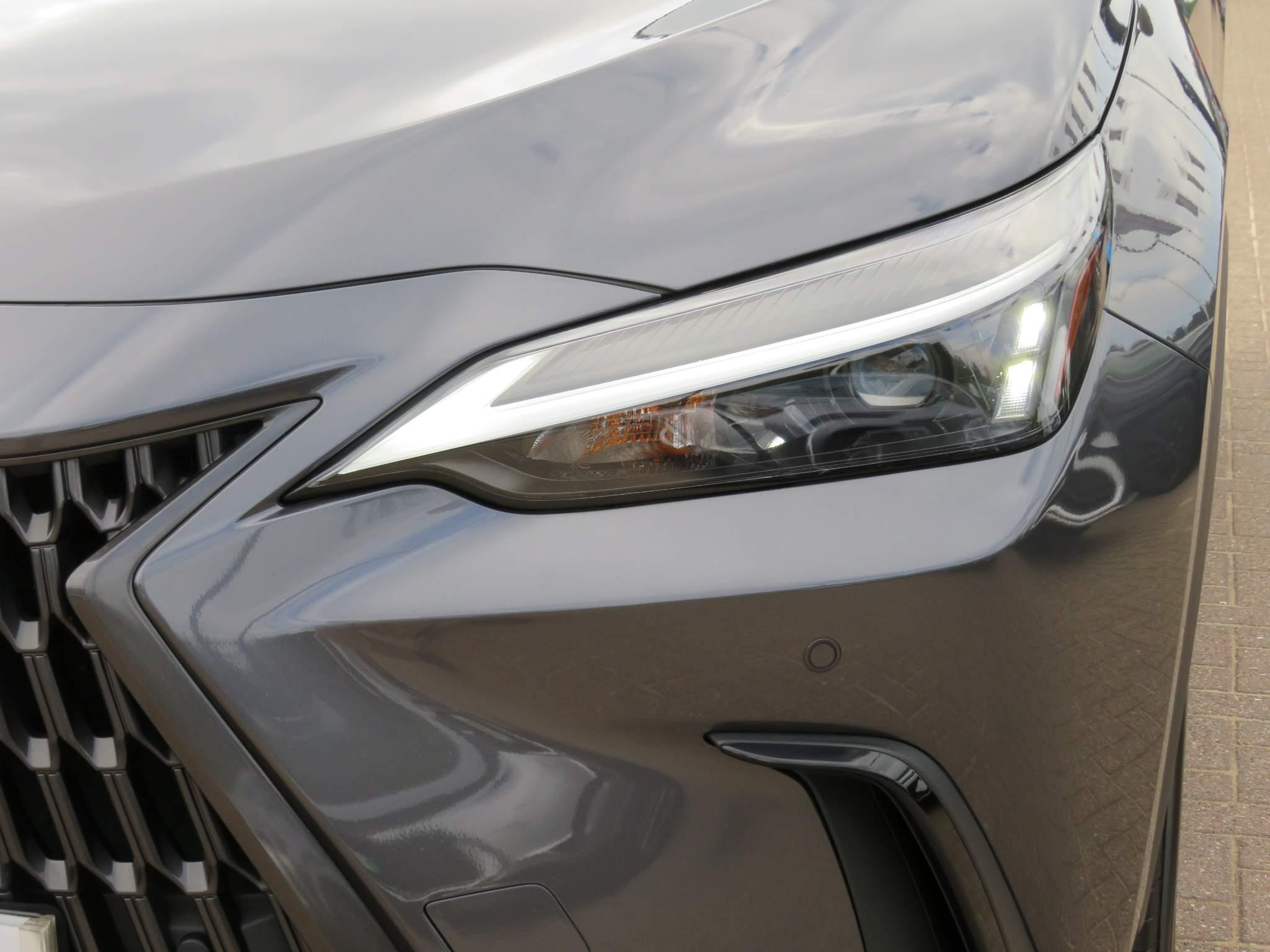 Lexus NX Image 41