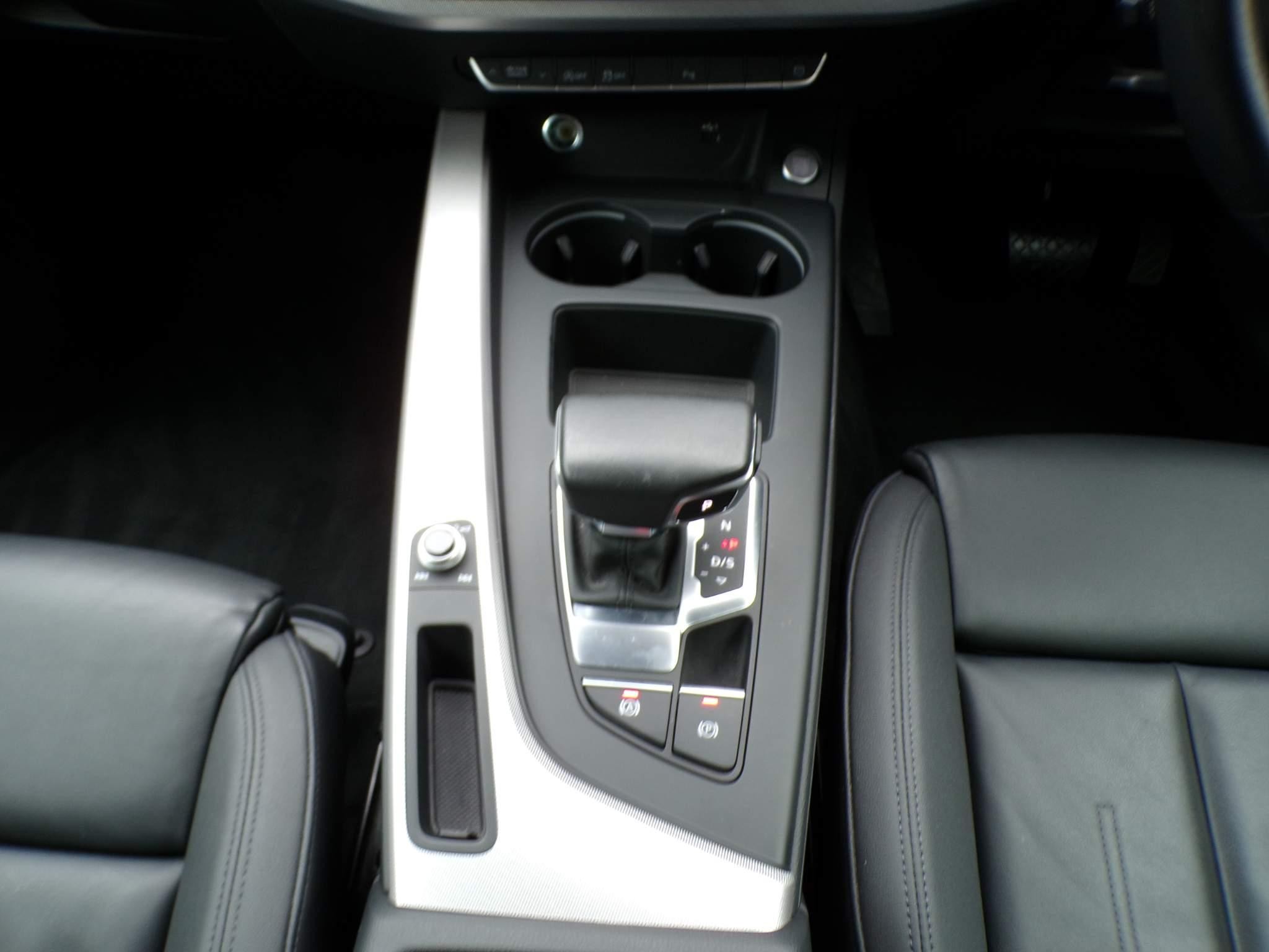 Audi A5 Image 19