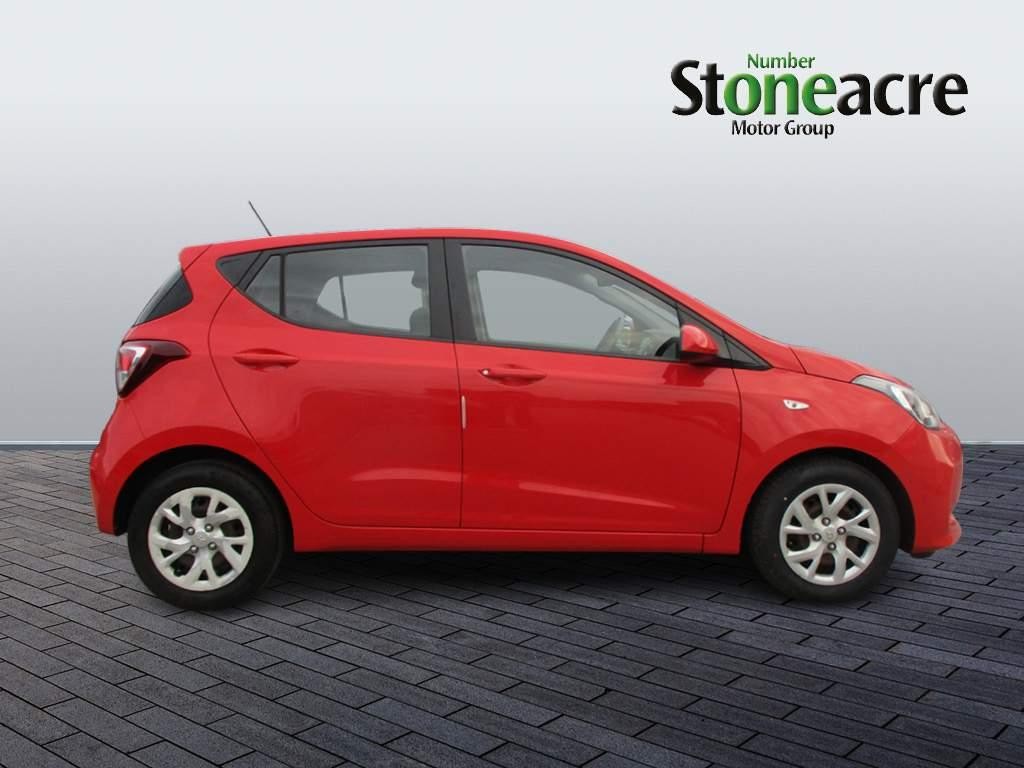 Hyundai i10 Image 2