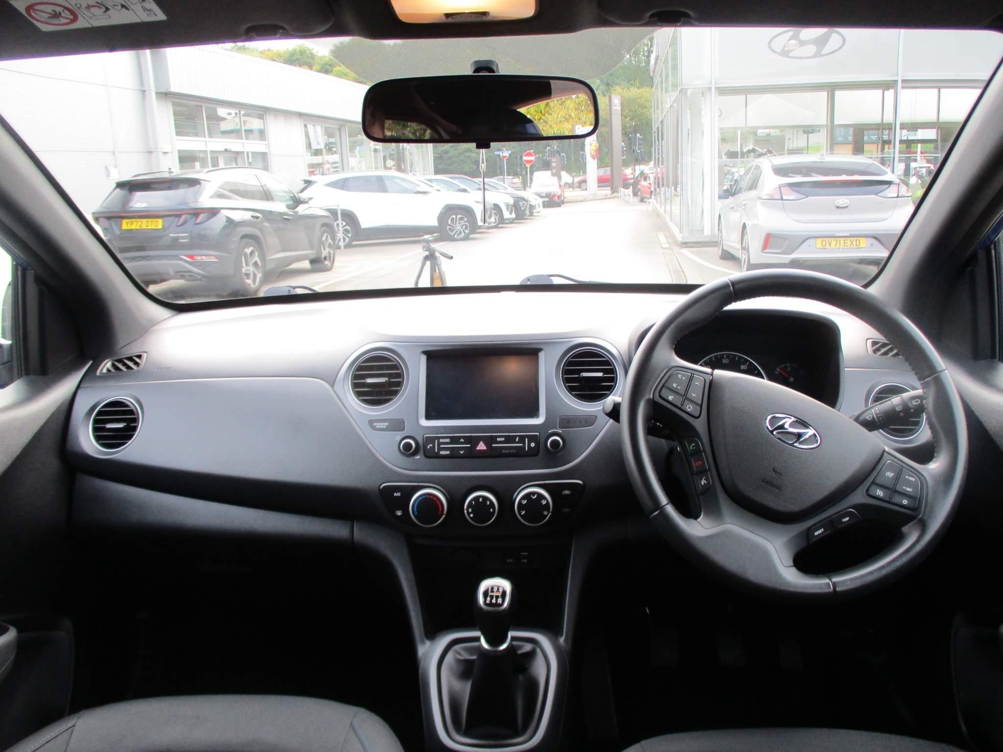 Hyundai i10 Image 15