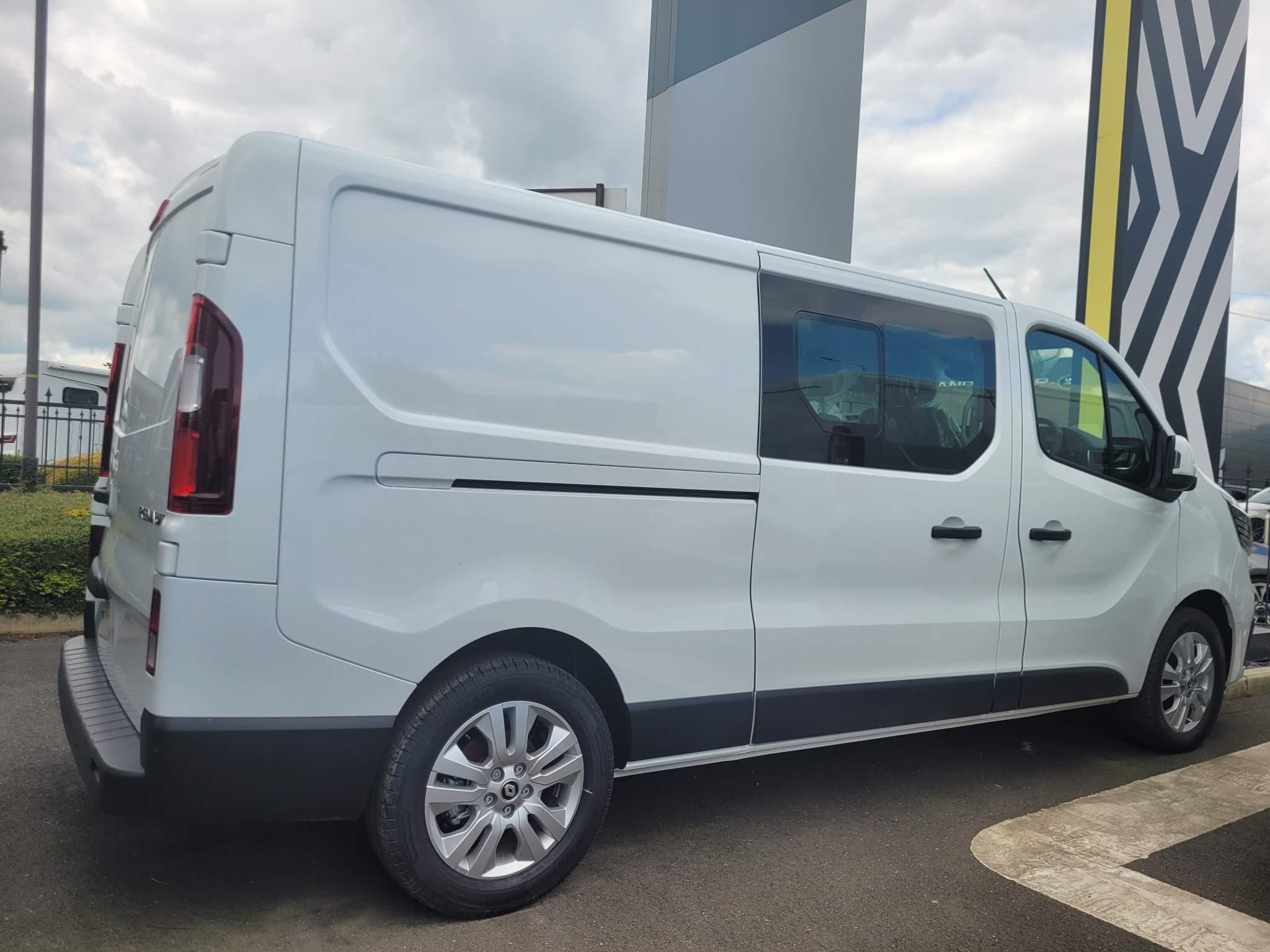 Renault Trafic Image 2