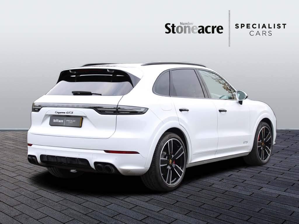 Porsche Cayenne Image 3