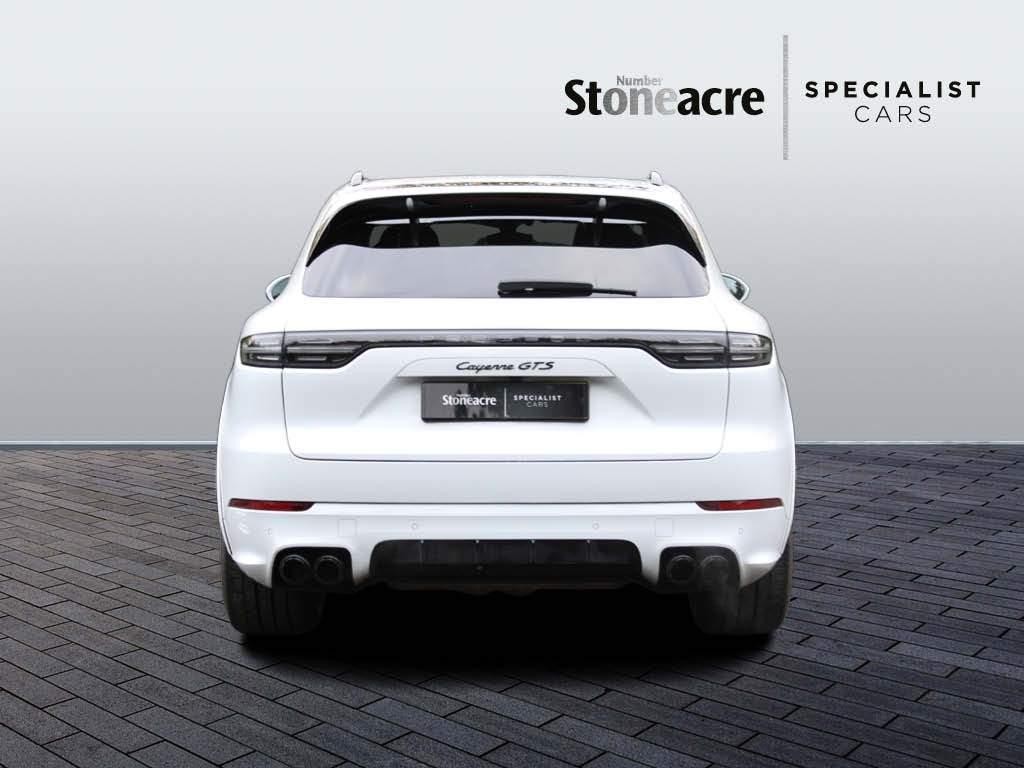 Porsche Cayenne Image 4