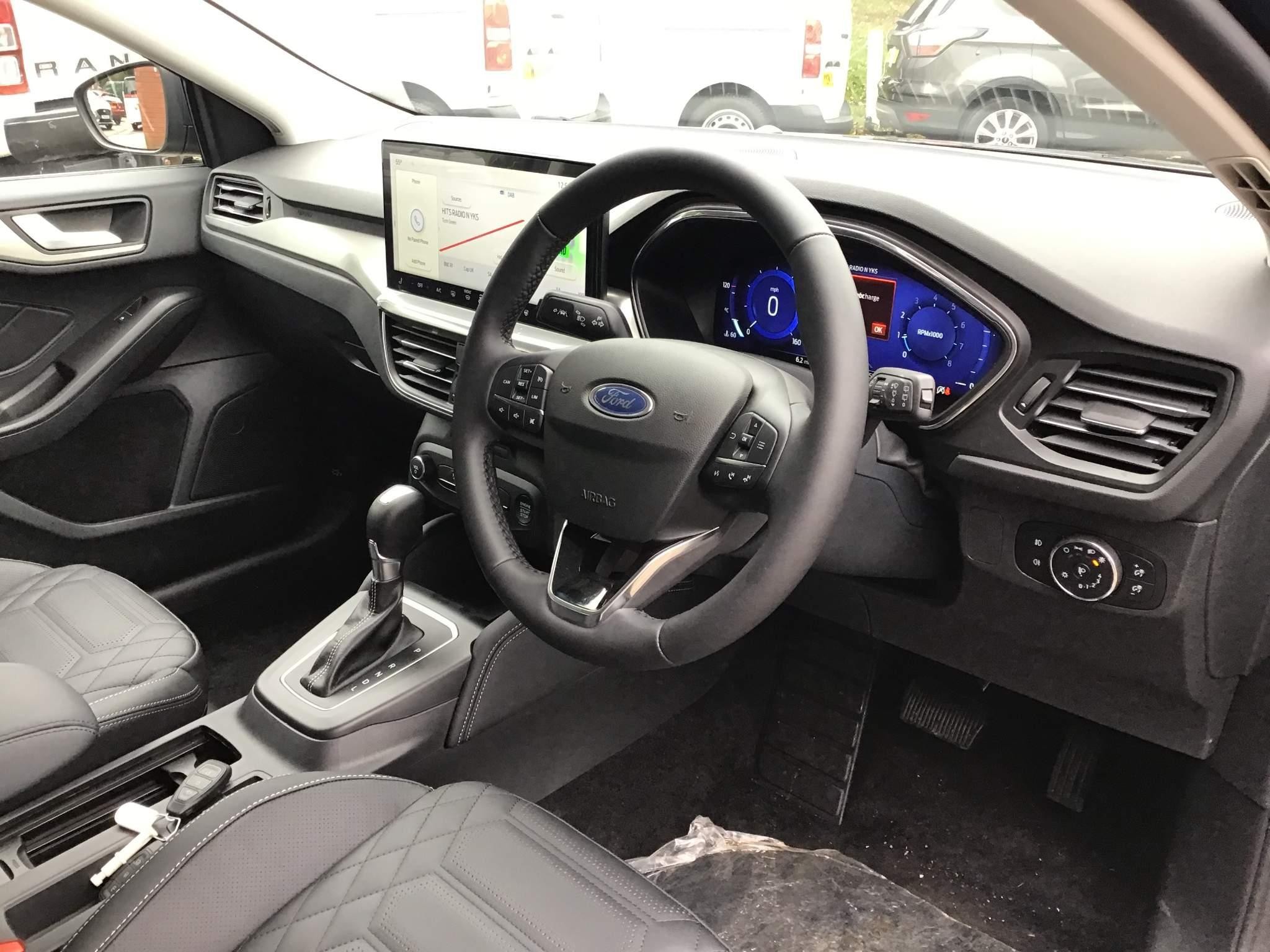 Ford Focus Image 11