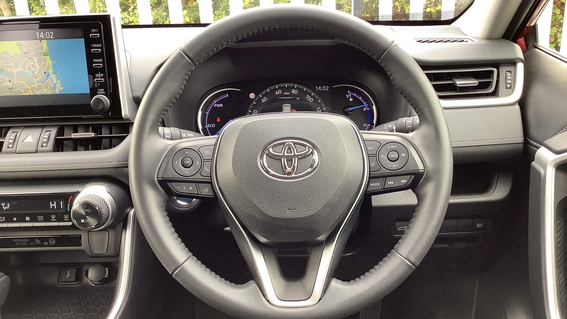 Toyota RAV4 Image 12