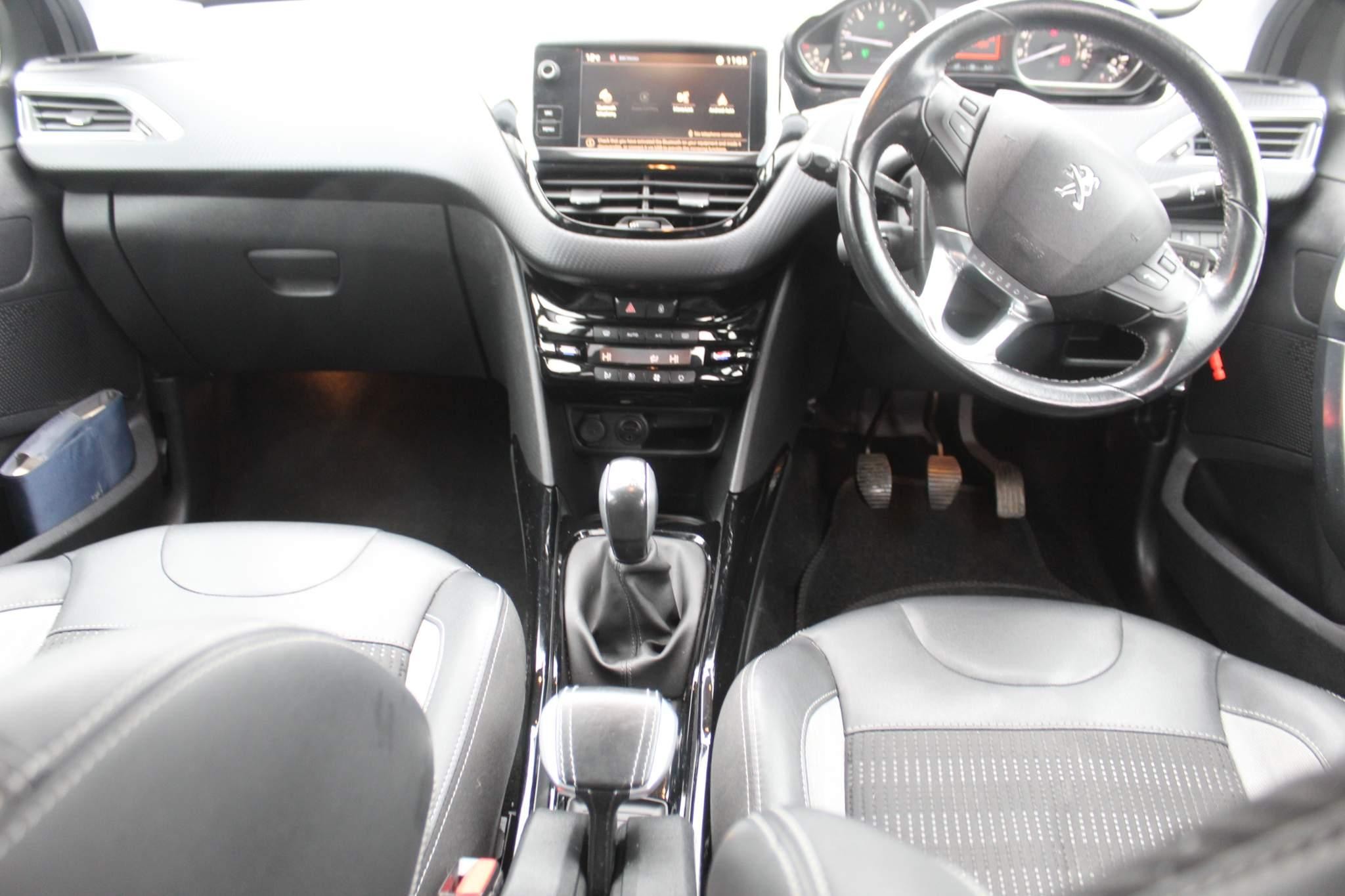 Peugeot 2008 Image 12