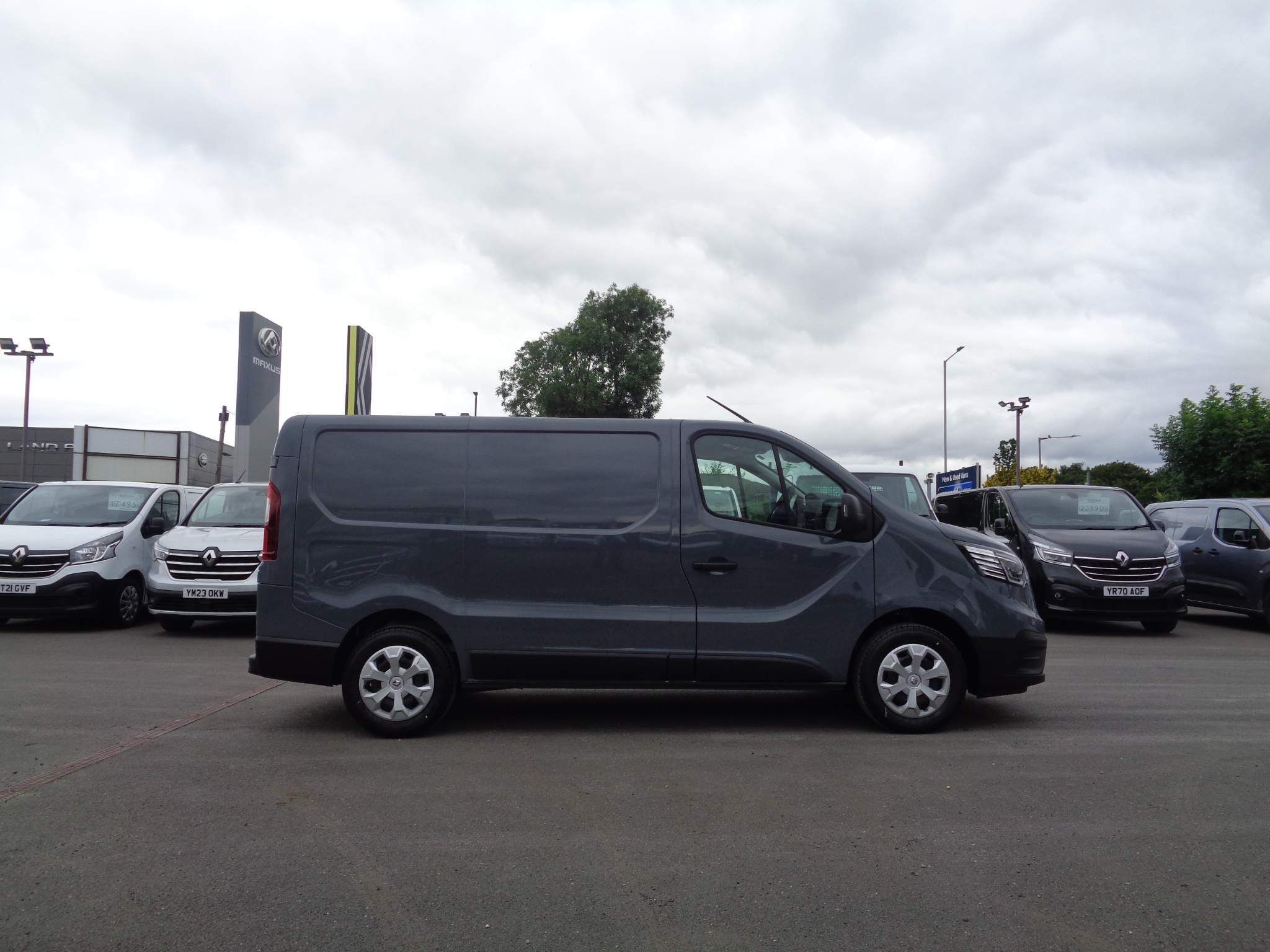 Renault Trafic Image 2