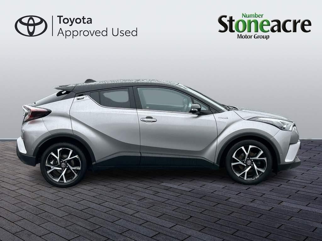 Toyota C-HR Image 2