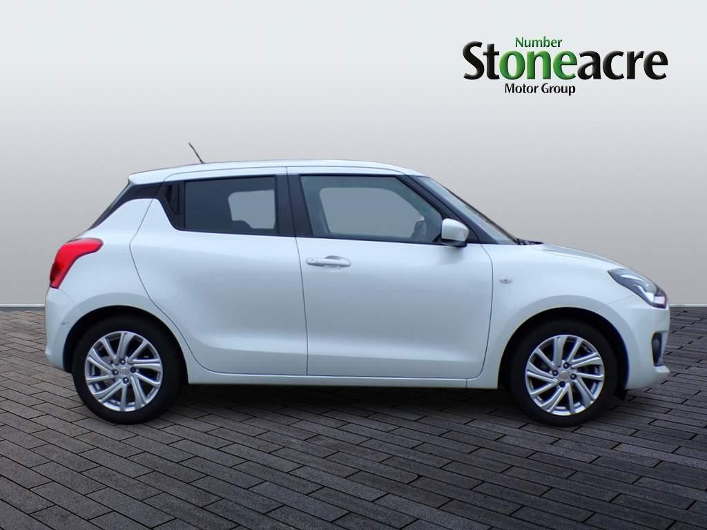 Suzuki Swift Image 2