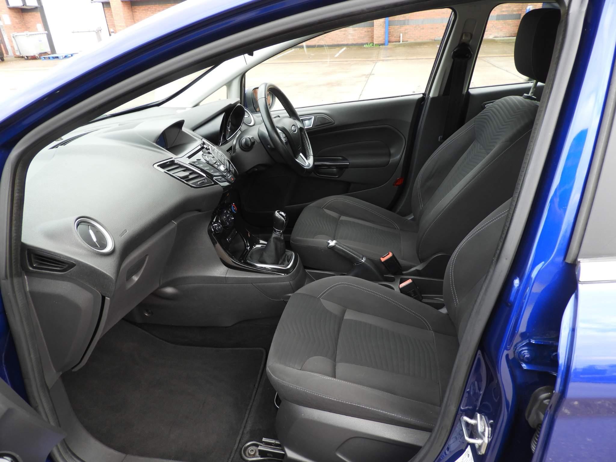 Ford Fiesta Image 11