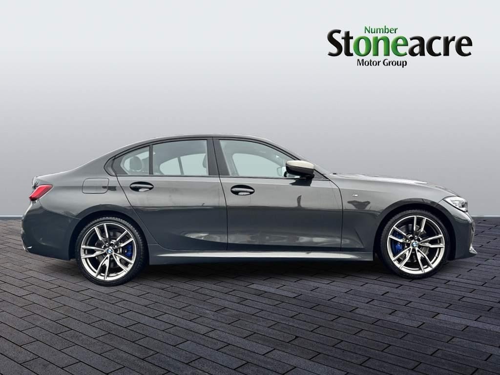 BMW 3 Series Image 2