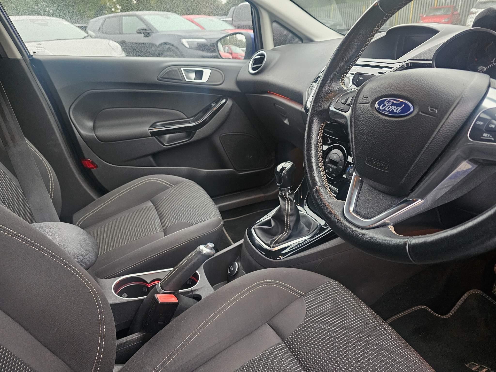 Ford Fiesta Image 9