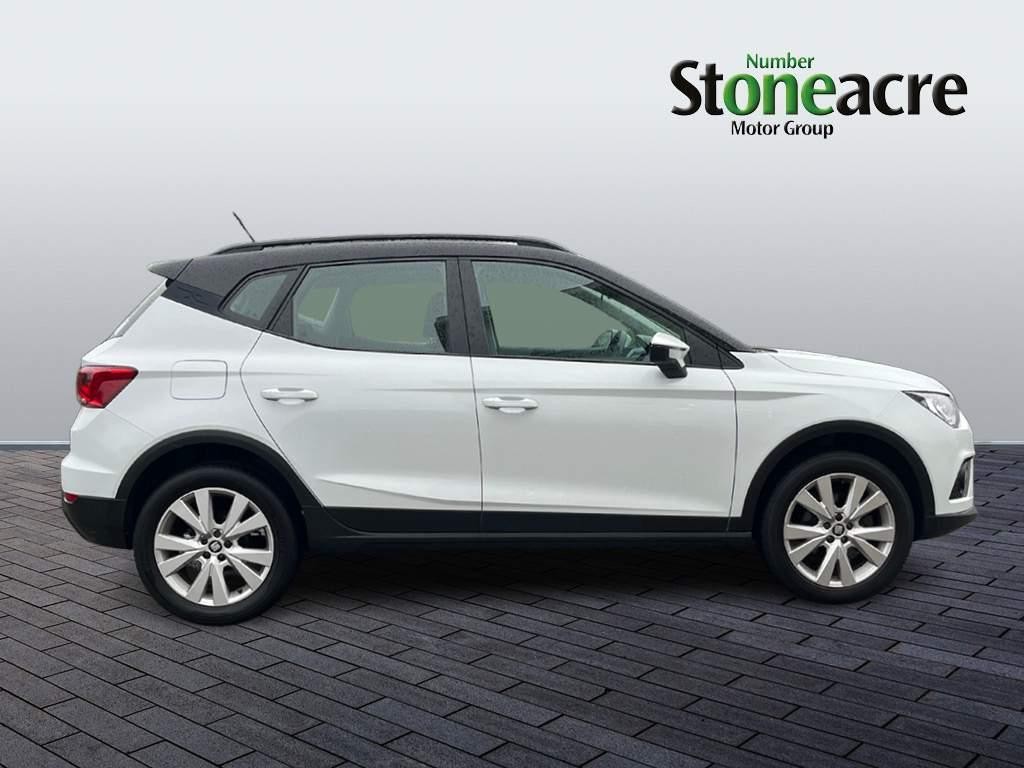 SEAT Arona Image 2