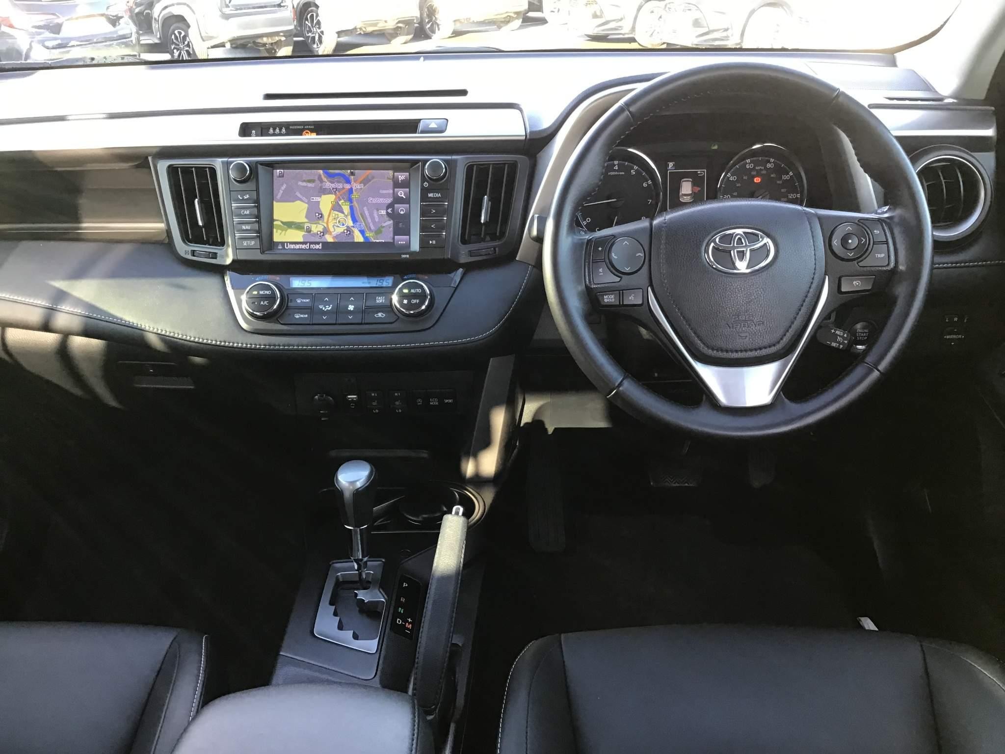 Toyota RAV4 Image 14