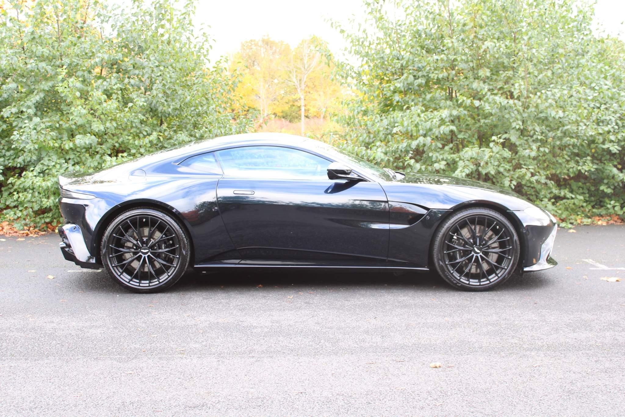 Aston Martin Vantage Image 19