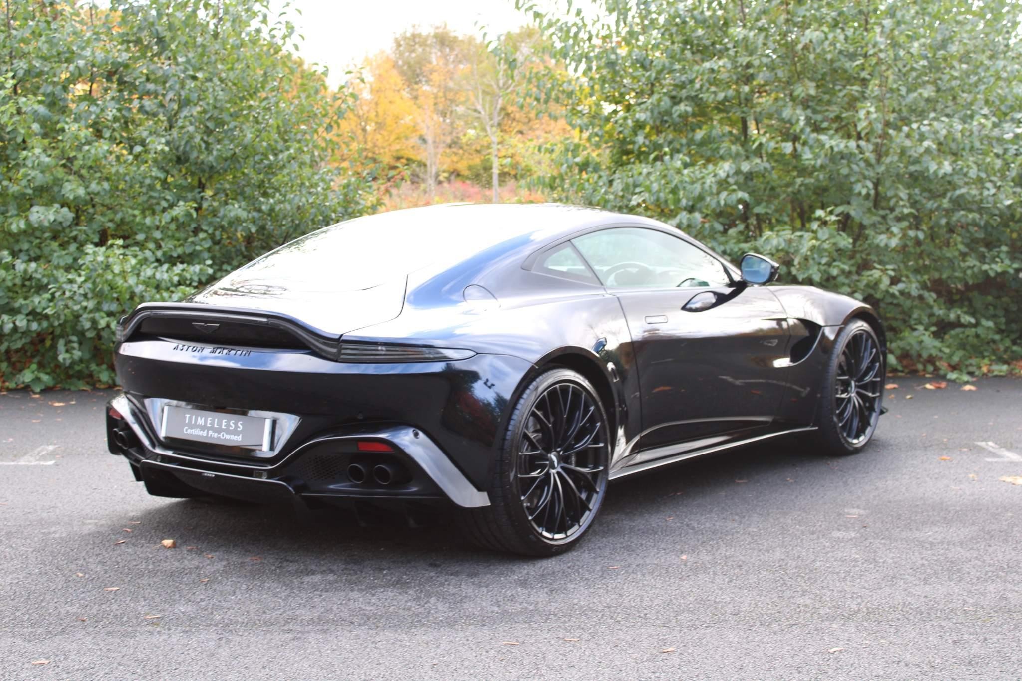 Aston Martin Vantage Image 20