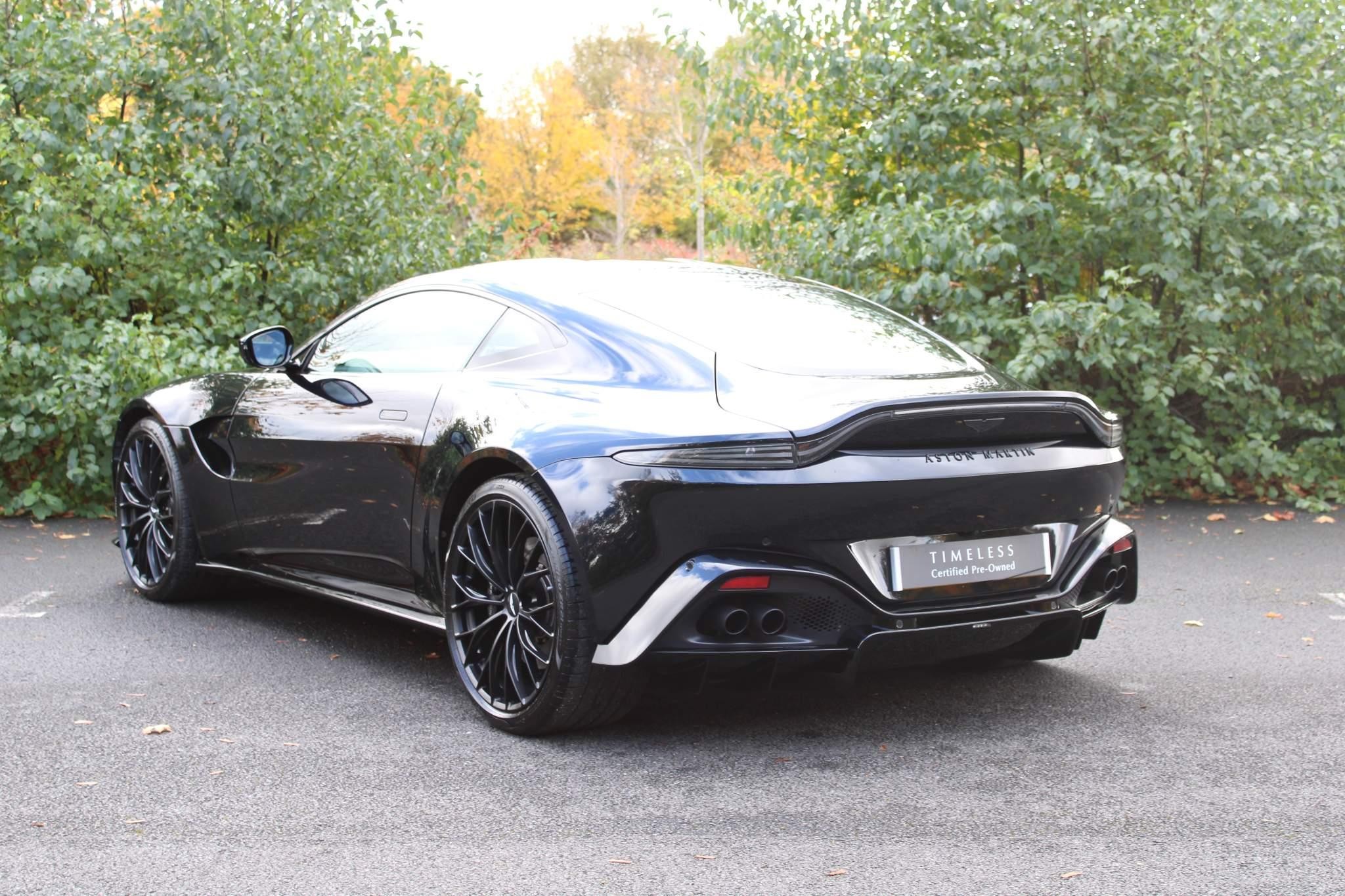 Aston Martin Vantage Image 22