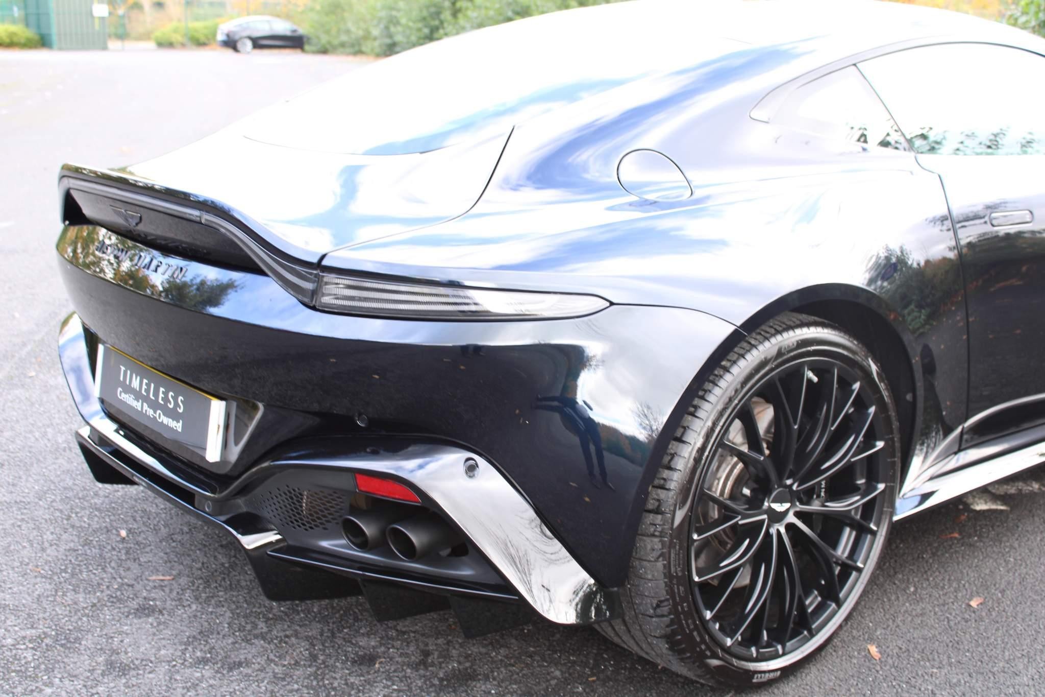 Aston Martin Vantage Image 8