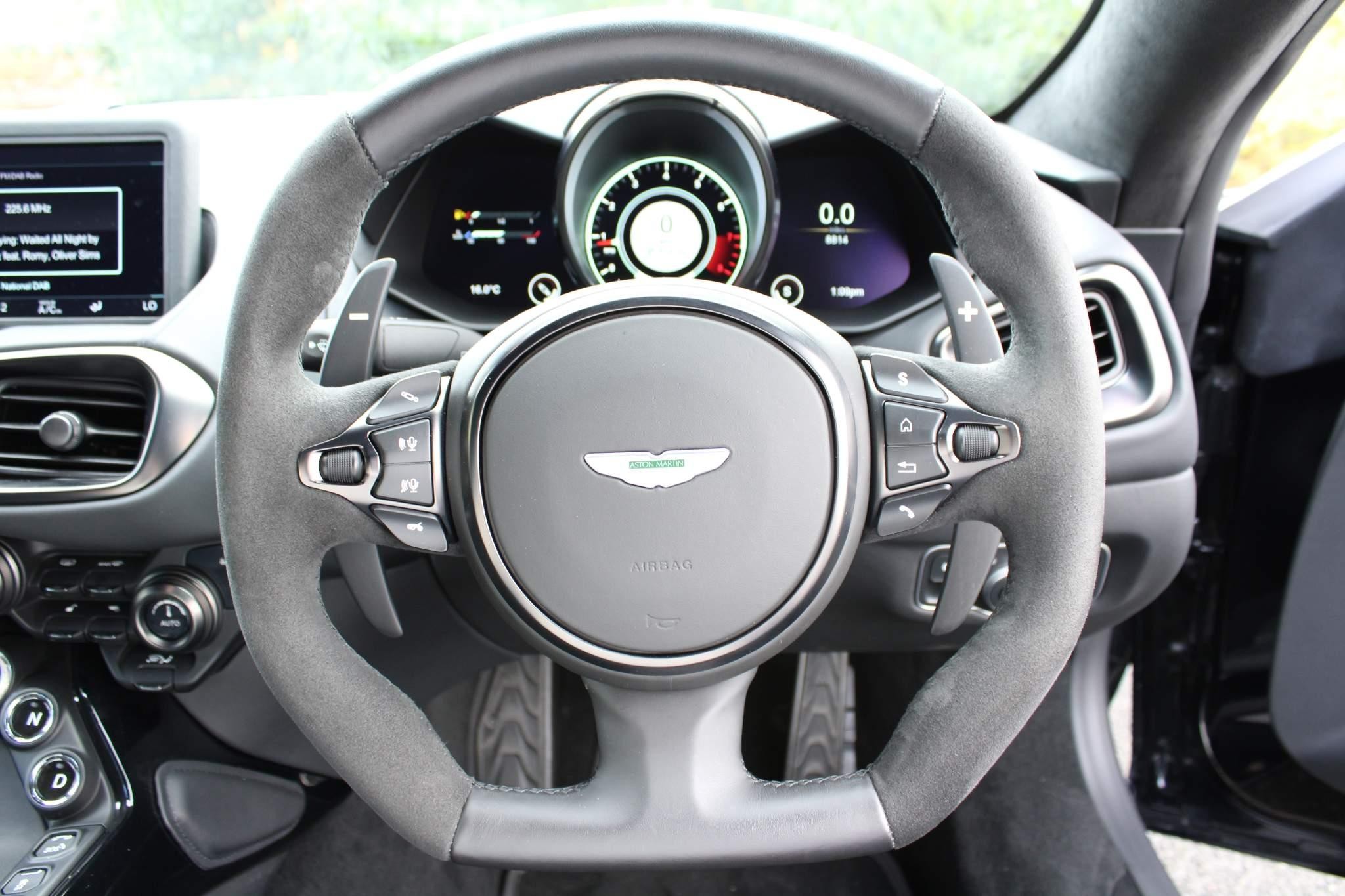 Aston Martin Vantage Image 11