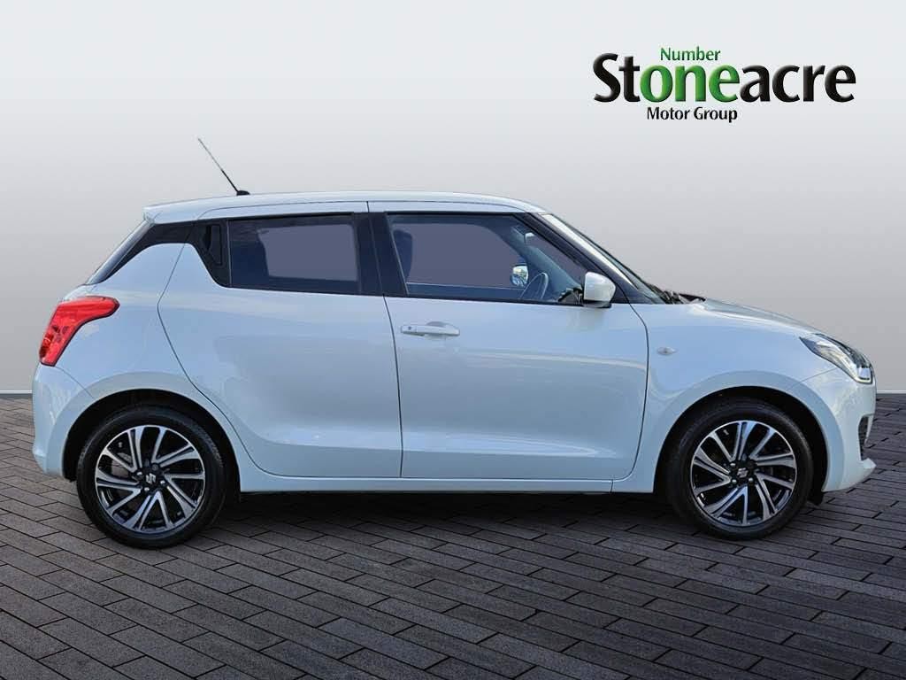 Suzuki Swift Image 2