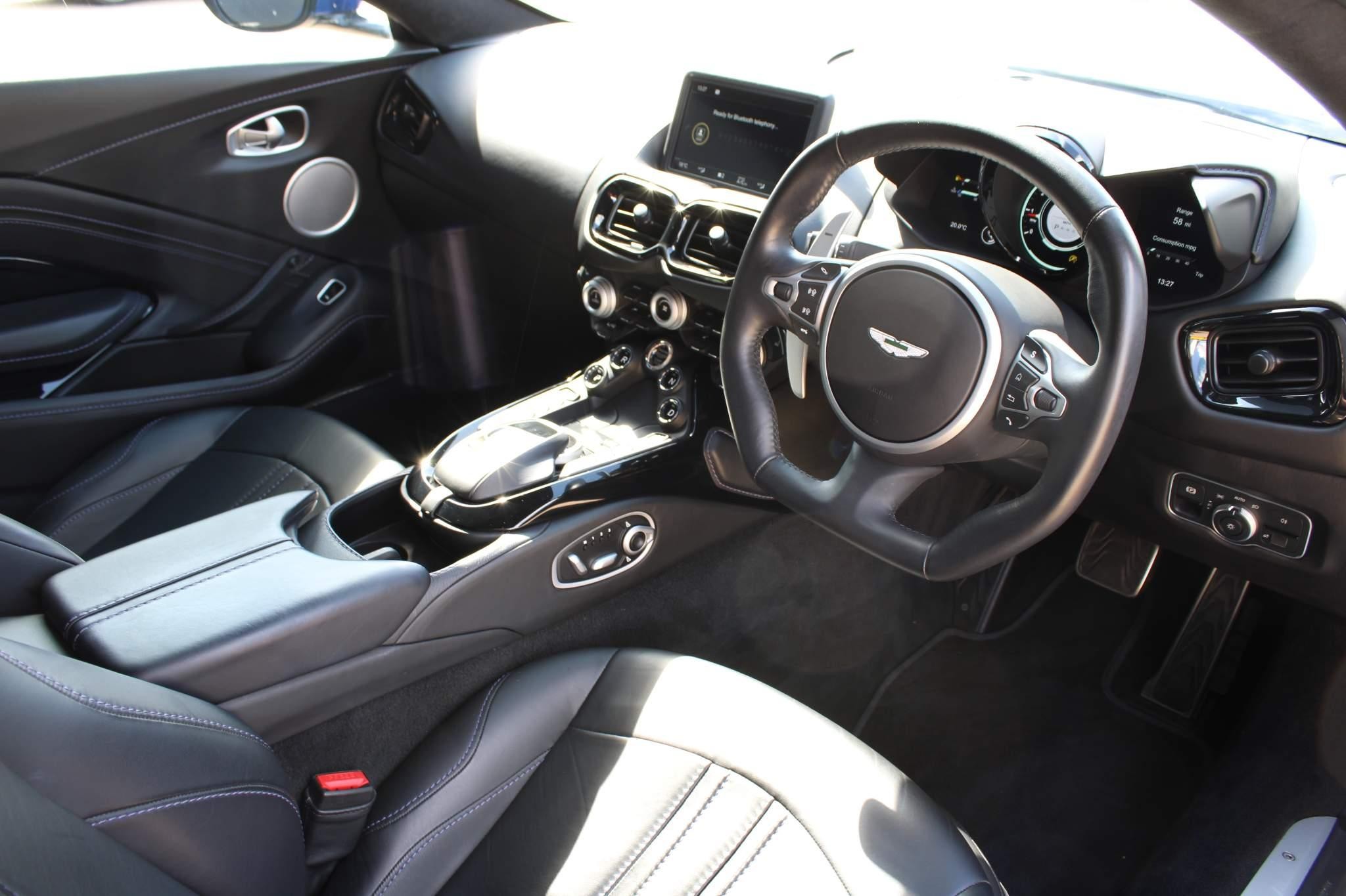 Aston Martin Vantage Image 3