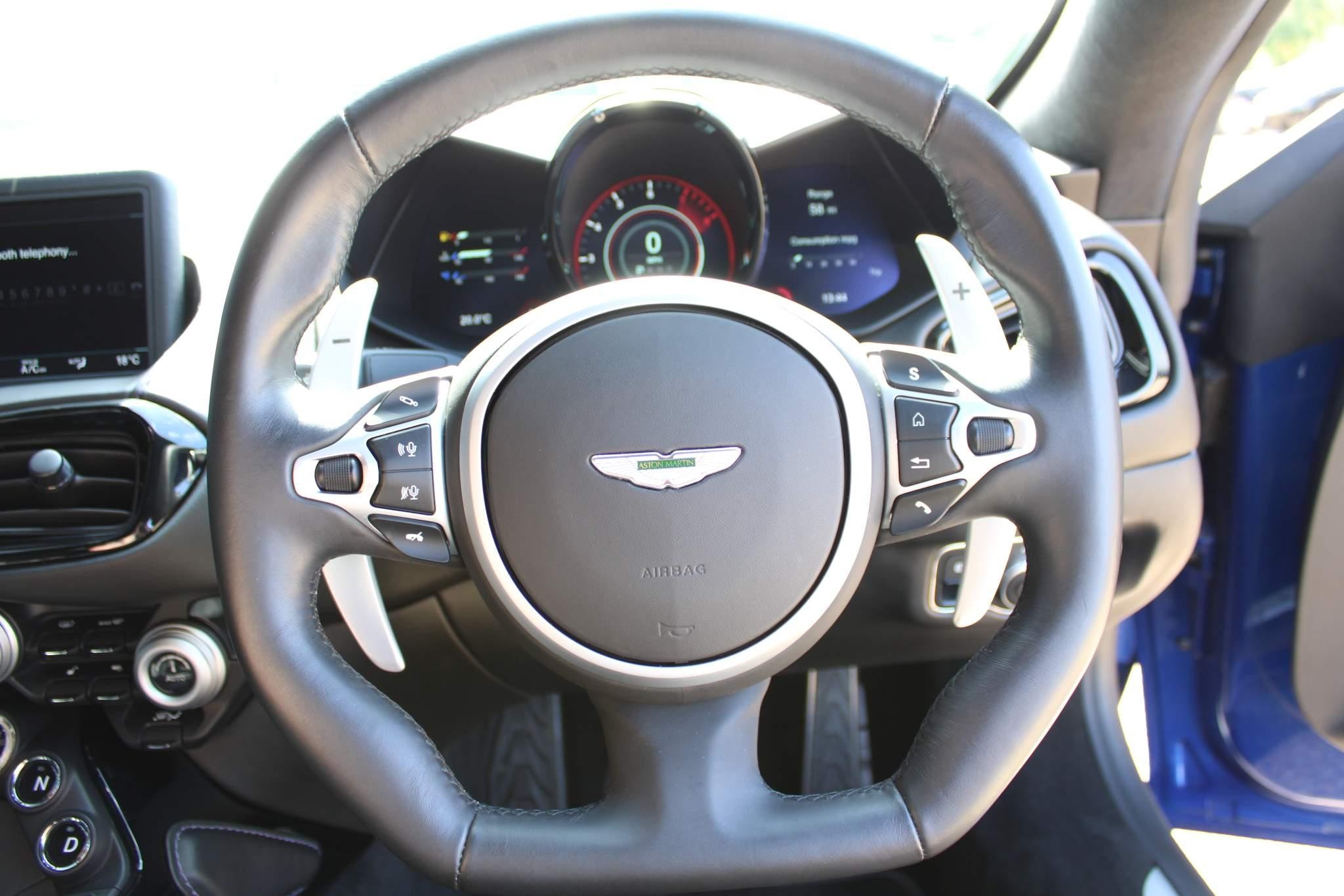 Aston Martin Vantage Image 11