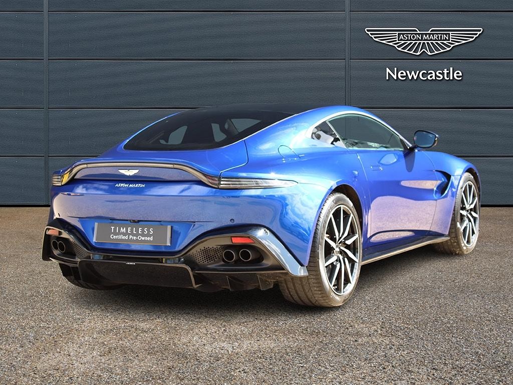 Aston Martin Vantage Image 14