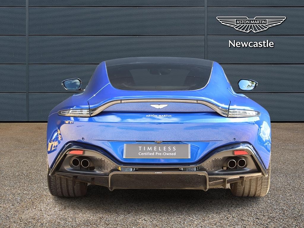 Aston Martin Vantage Image 15