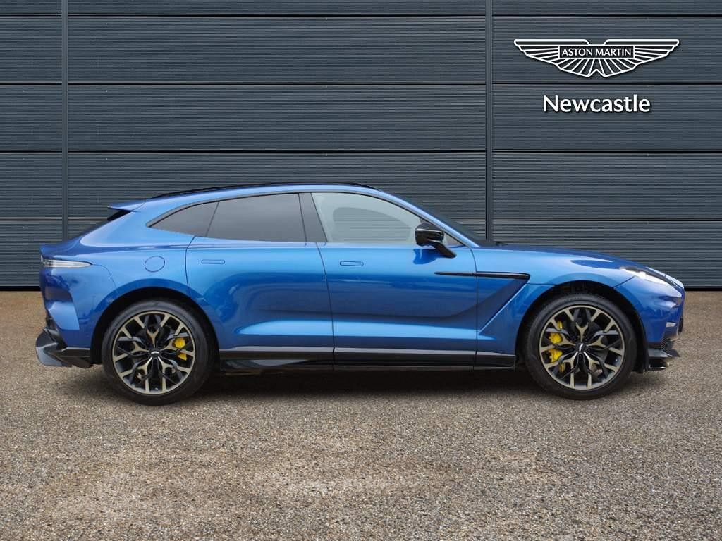 Aston Martin DBX Image 13