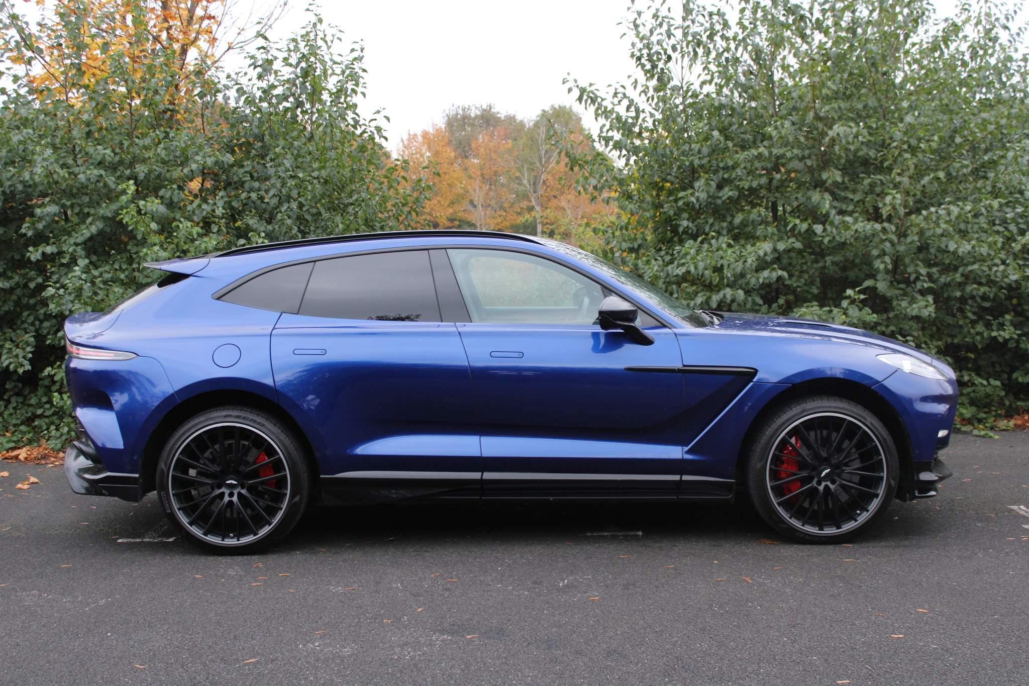 Aston Martin DBX Image 2