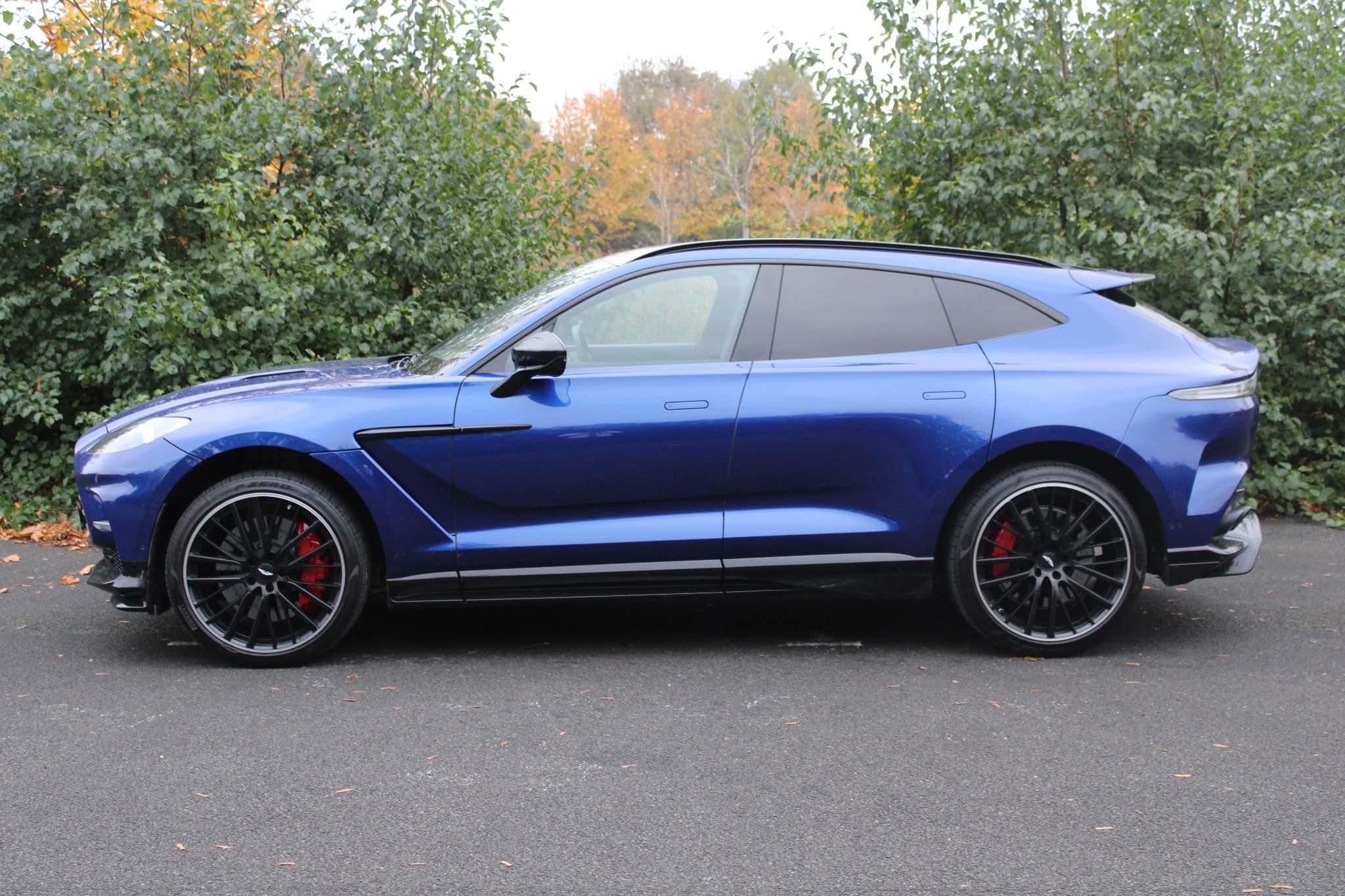 Aston Martin DBX Image 6