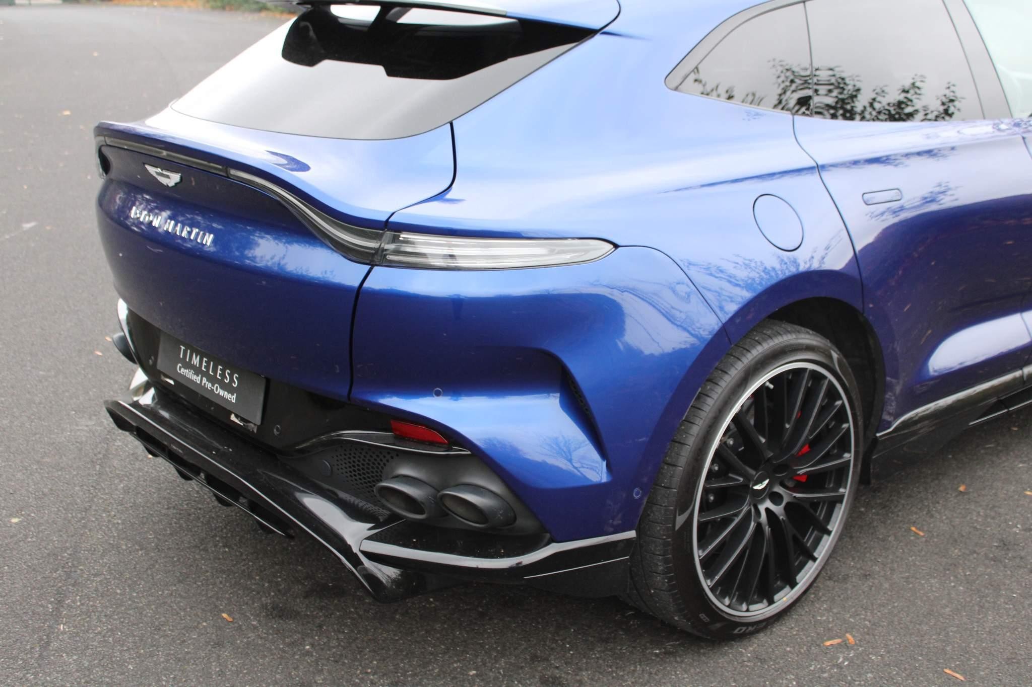 Aston Martin DBX Image 10