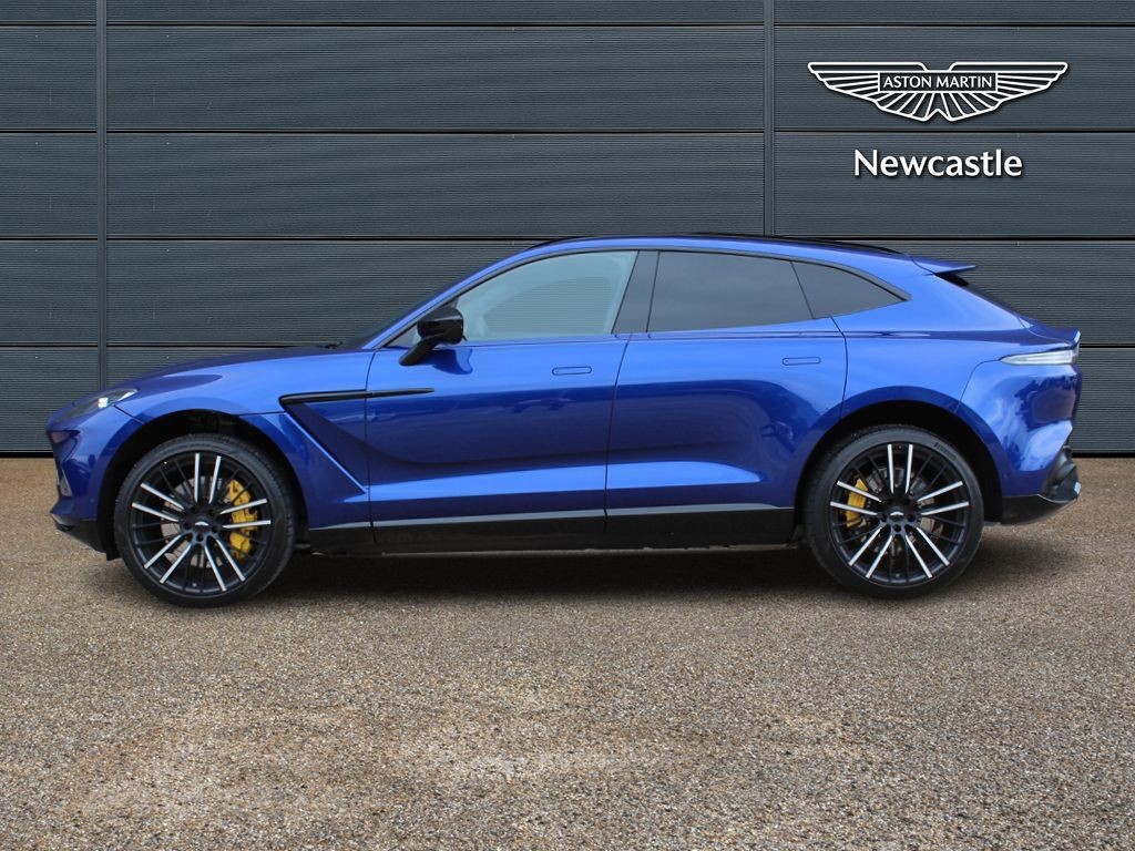 Aston Martin DBX Image 13