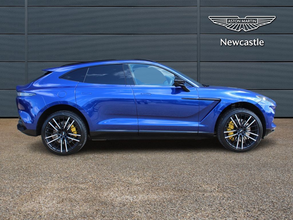 Aston Martin DBX Image 15