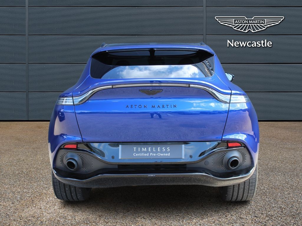 Aston Martin DBX Image 17