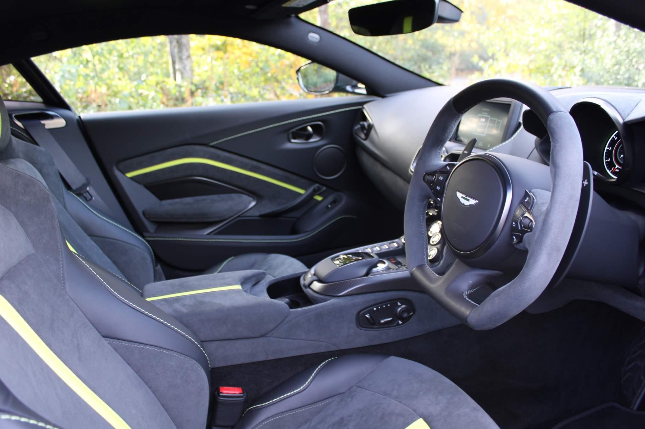 Aston Martin Vantage Image 3