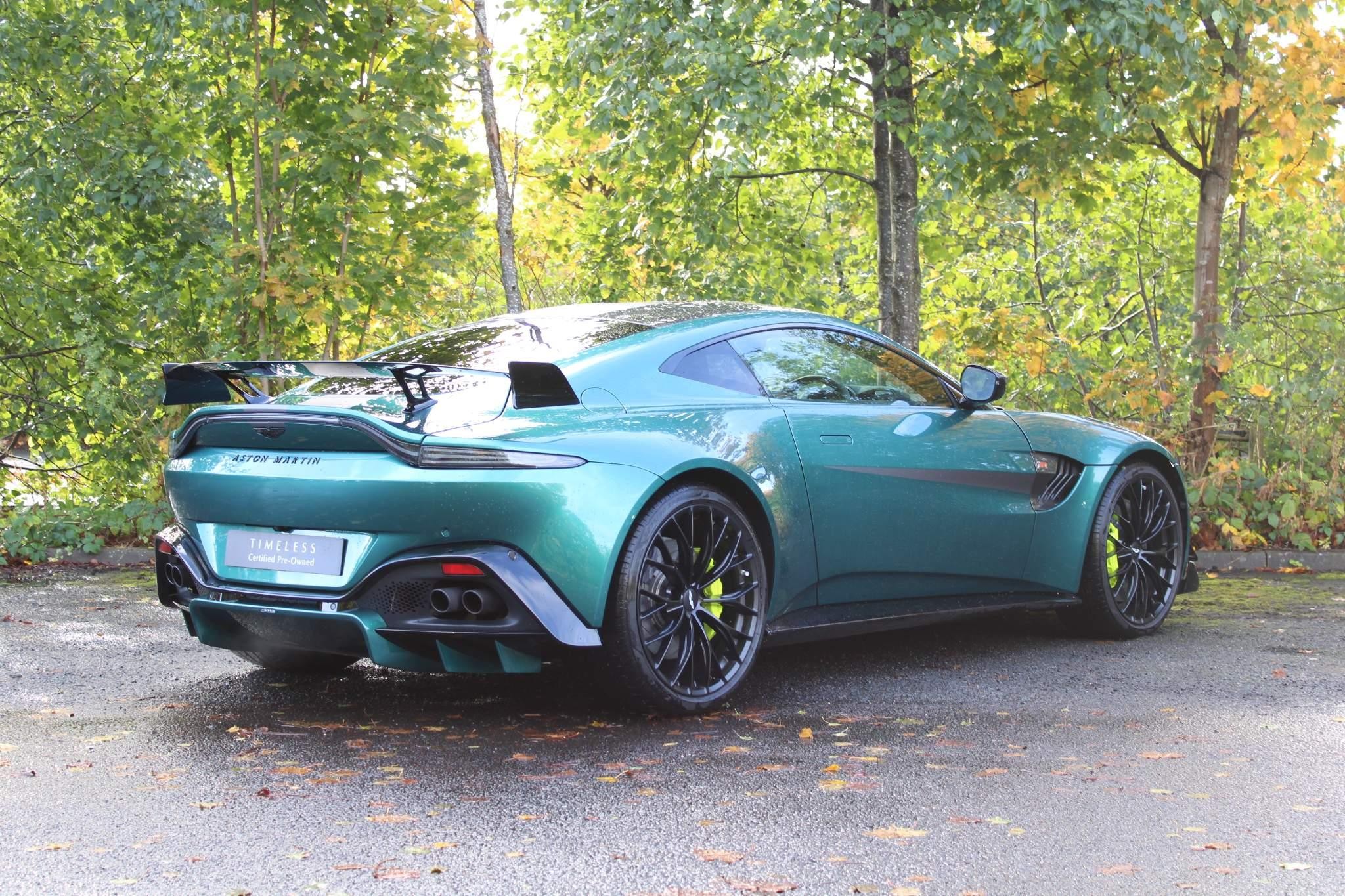 Aston Martin Vantage Image 17