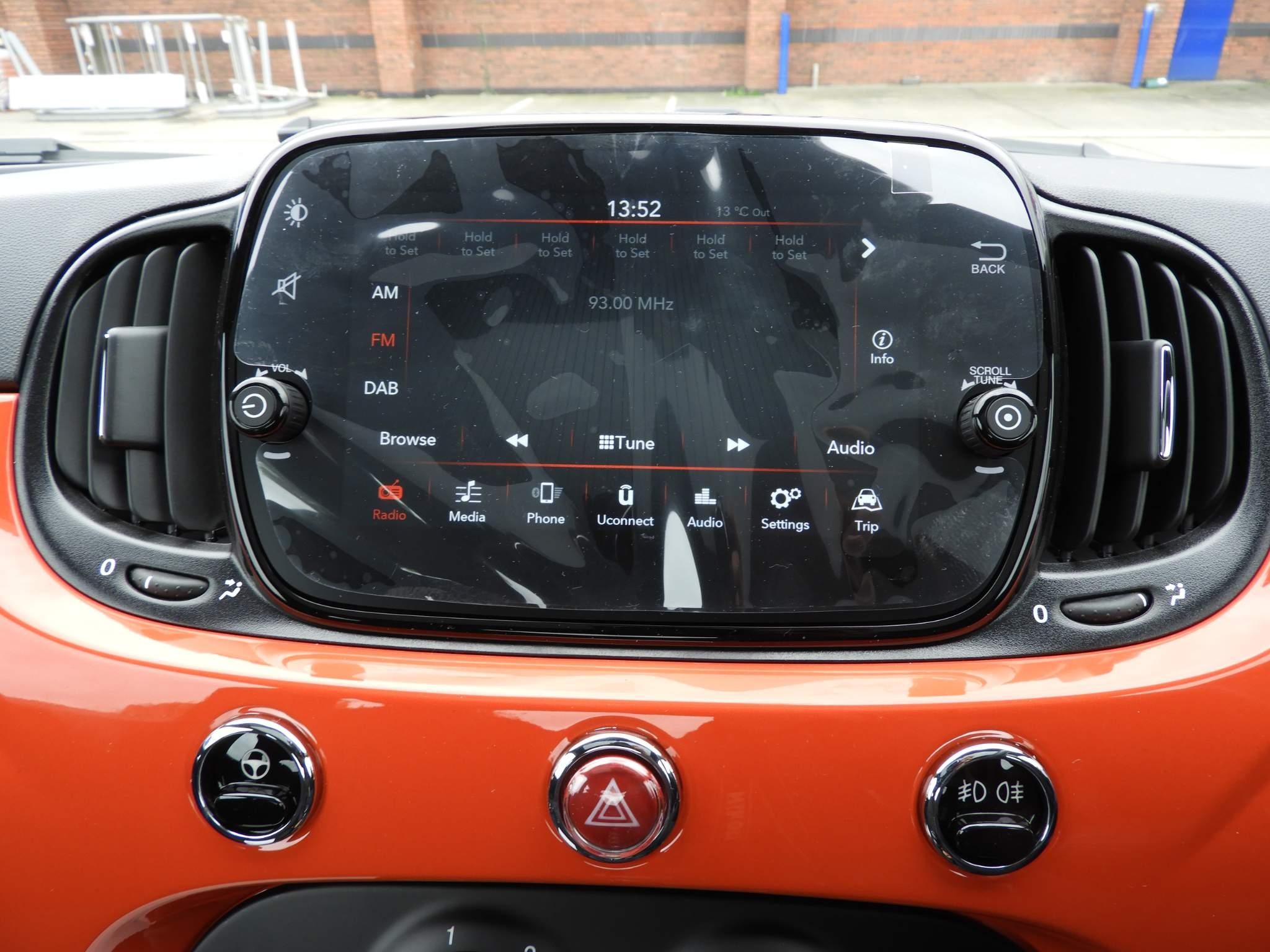 Fiat 500 Hybrid Image 18