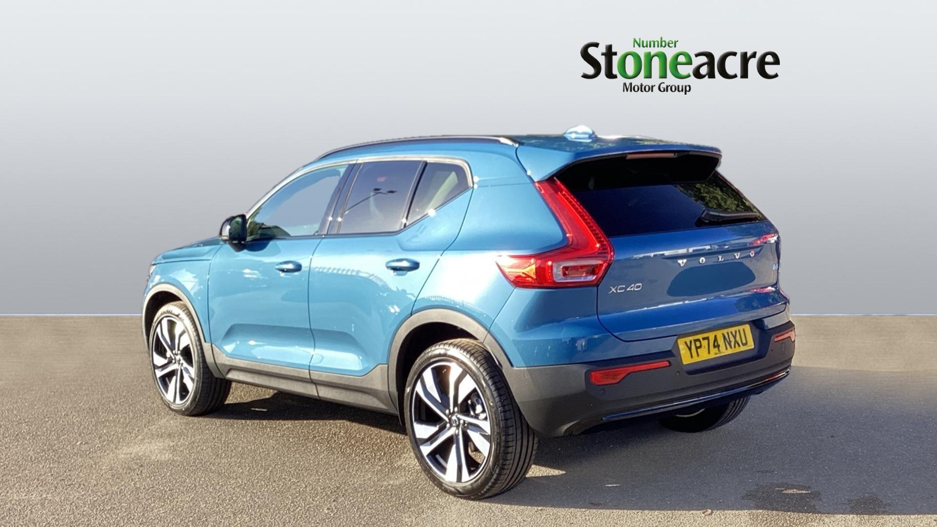 Volvo XC40 Image 2