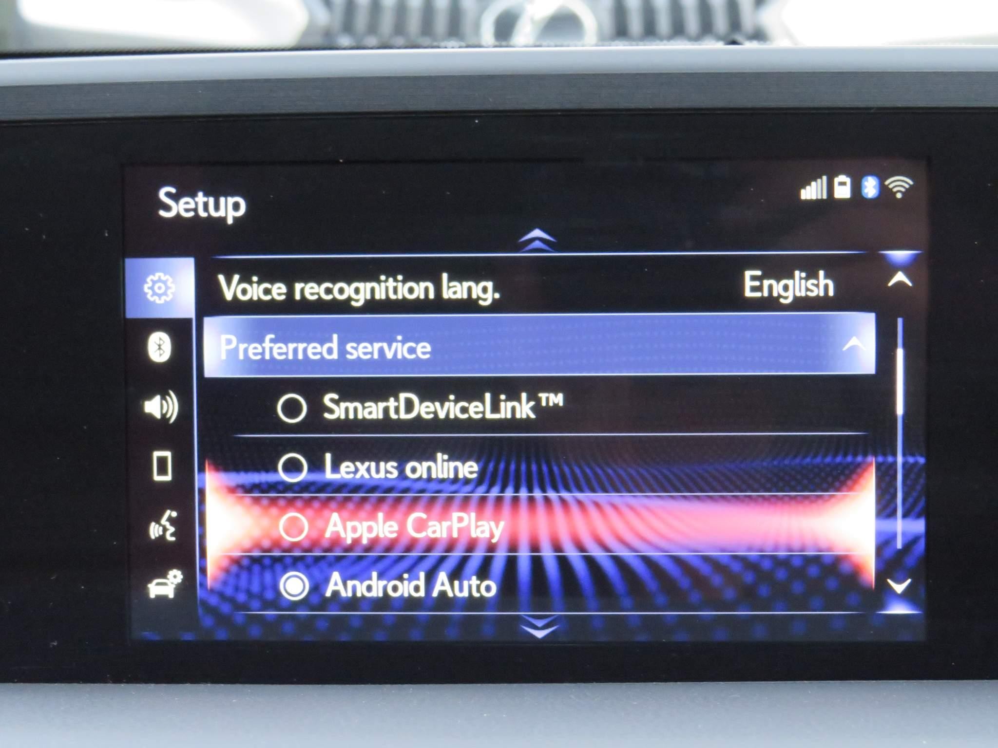 Lexus ES Self-Charging Hybrid Image 41