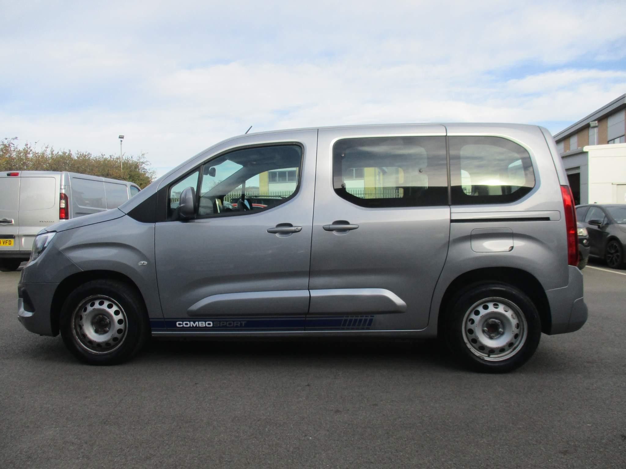 Vauxhall Combo Life Image 4