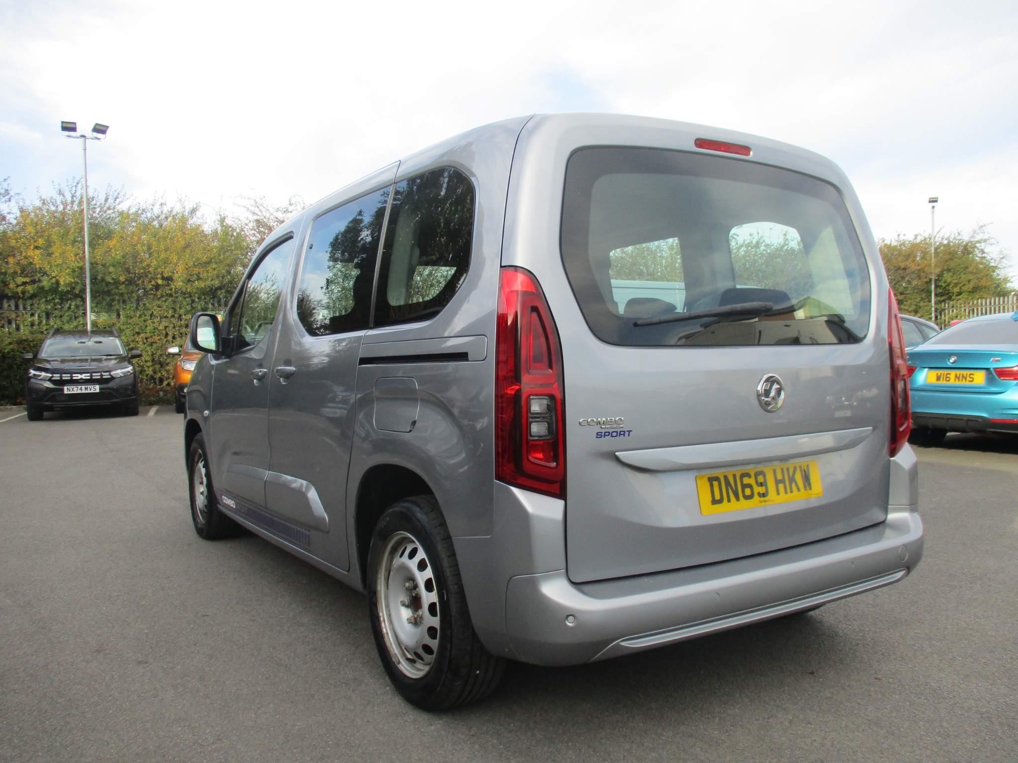 Vauxhall Combo Life Image 5